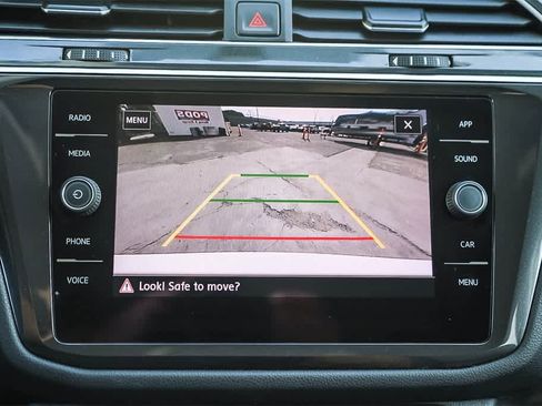 Used 2019 Volkswagen Tiguan SE image 22