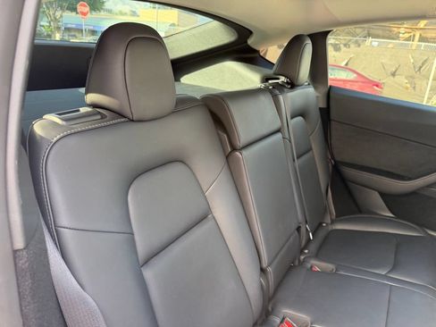 Used 2023 Tesla Model Y Long Range AWD/4WD image 10