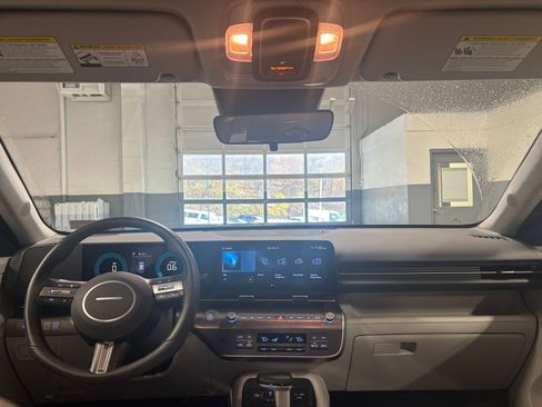 Used 2025 Hyundai Kona SEL image 33