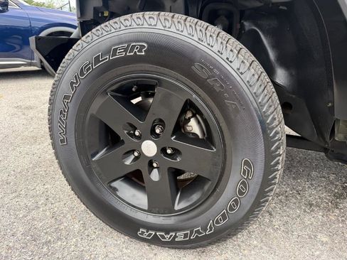 Used 2015 Jeep Wrangler Unlimited Sport w/ Quick Order Package 24S AWD/4WD image 9