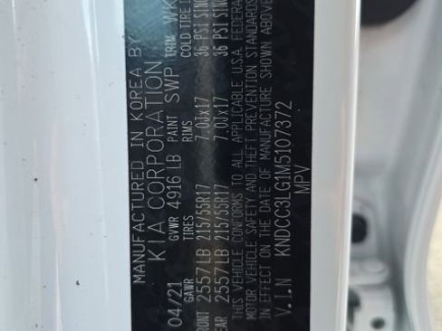 Used 2021 Kia Niro EX image 17