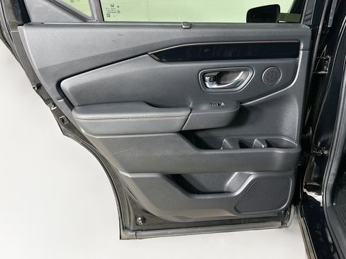 Used 2023 Honda Pilot TrailSport image 26