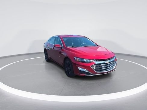 Used 2023 Chevrolet Malibu LT FWD image 2
