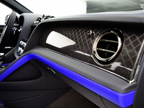 New 2025 Bentley Bentayga image 35