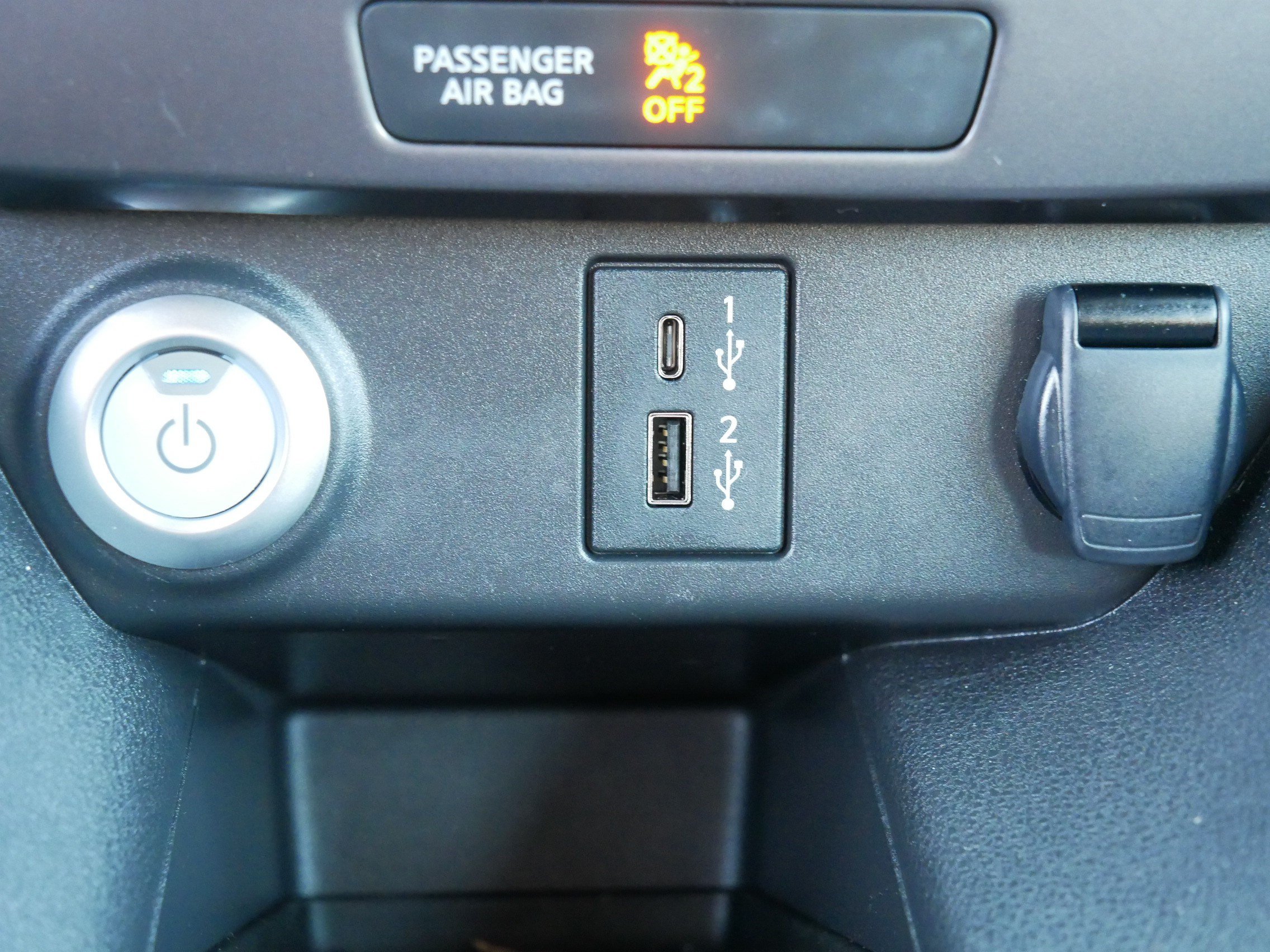Certified 2025 Nissan Leaf S FWD image 32