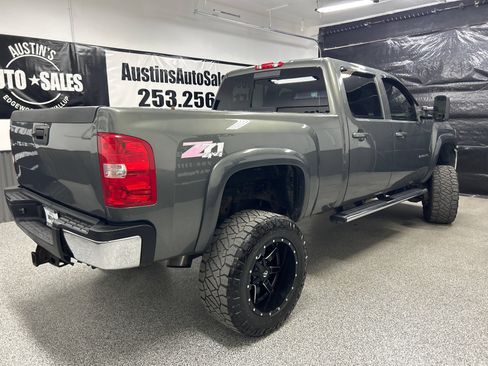 Used 2011 Chevrolet Silverado 2500 LTZ AWD/4WD image 6
