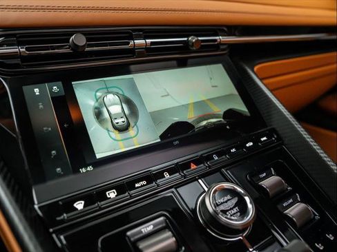 Used 2025 Aston Martin DB12 Convertible RWD image 32
