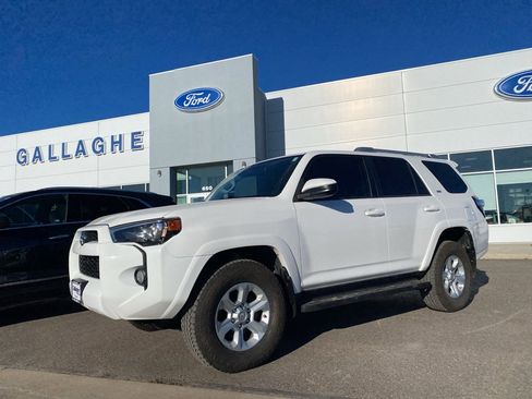 Used 2016 Toyota 4Runner image 13