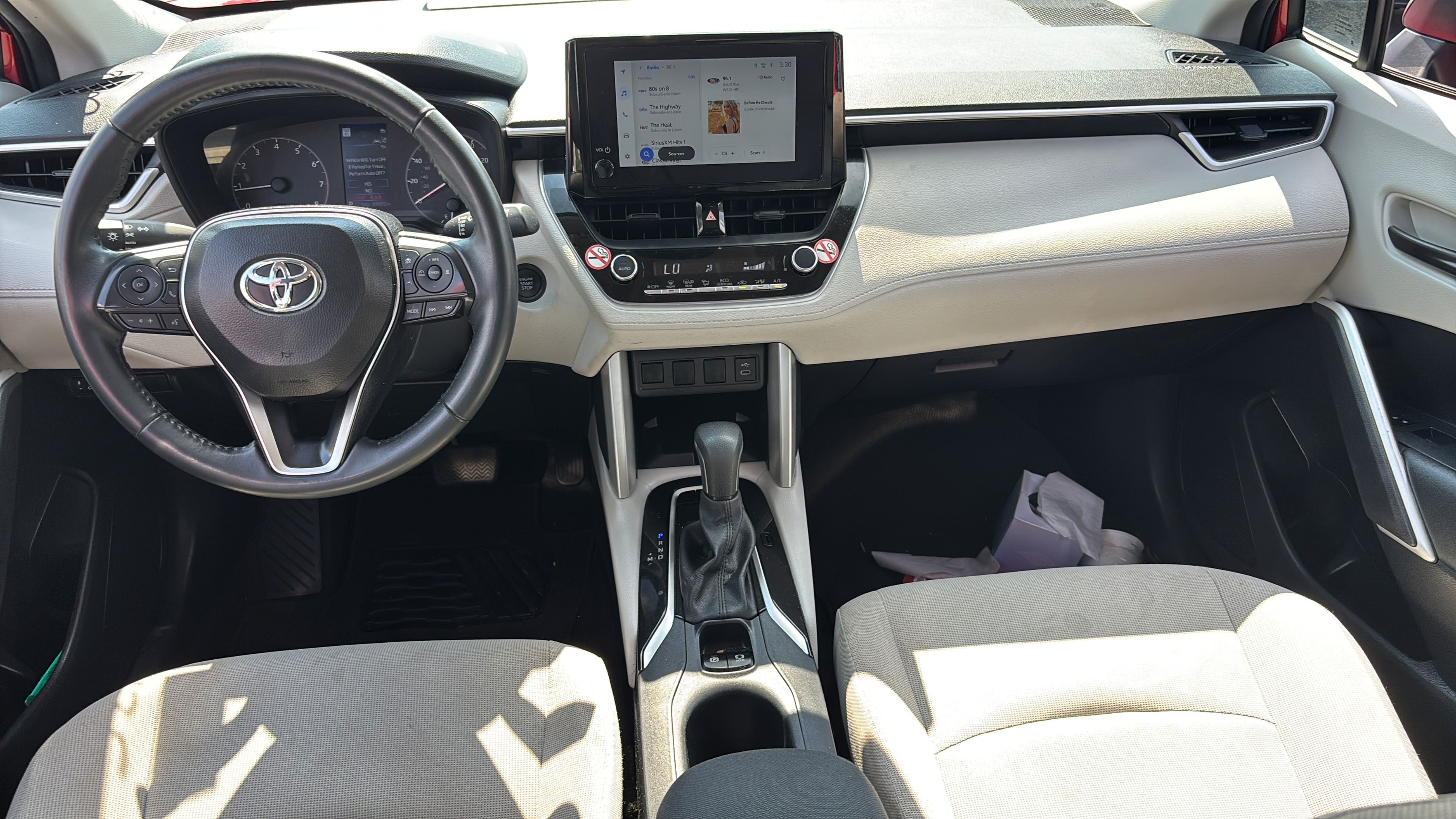 Used 2025 Toyota Corolla Cross LE FWD image 12