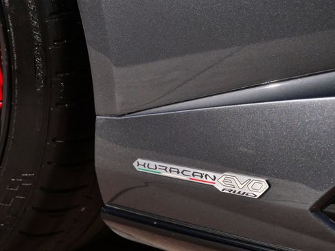 Used 2021 Lamborghini Huracan EVO image 20