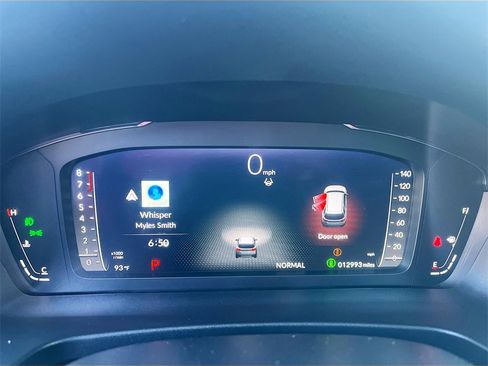 Used 2023 Honda Pilot Elite image 12