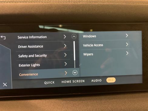 Used 2020 Land Rover Defender 110 S image 31