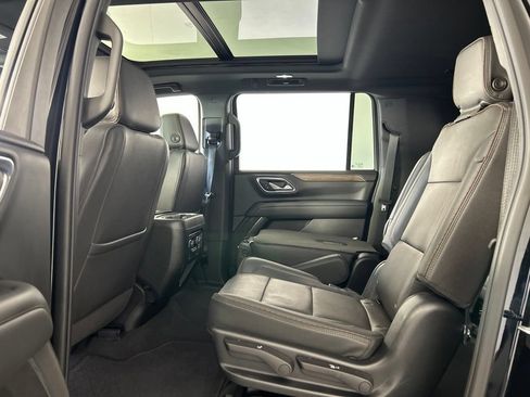 Used 2023 Chevrolet Suburban High Country w/ Premium Package 2 AWD/4WD image 30