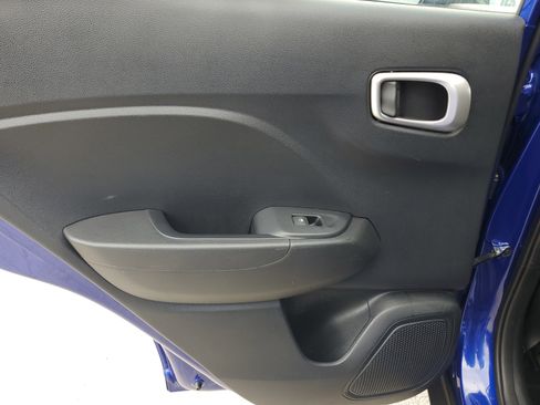 Used 2021 Hyundai Venue SE image 27