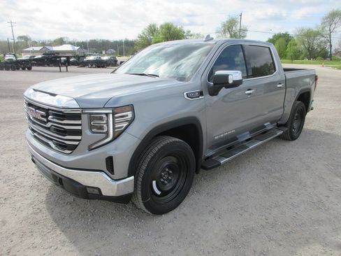 New 2026 GMC Sierra 1500 SLT image 10