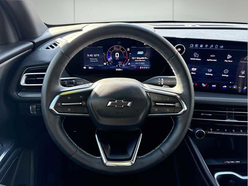 Used 2025 Chevrolet Traverse LT w/ Midnight/Sport Edition image 24