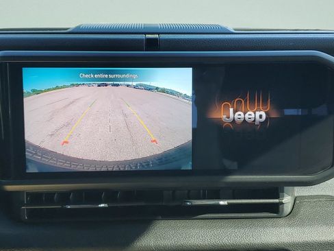 Used 2025 Jeep Wrangler Unlimited Sport AWD/4WD image 18