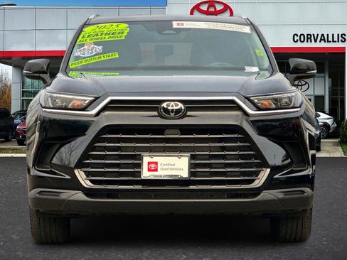 Used 2025 Toyota Grand Highlander AWD image 9