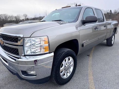 Used 2013 Chevrolet Silverado 2500 LT w/ Interior Plus Package image 4