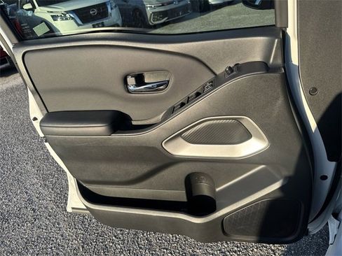 Used 2024 Nissan Frontier SV w/ SV Convenience Package image 25