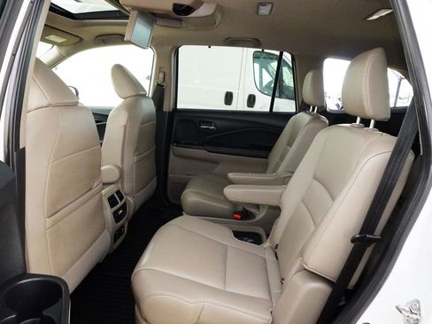 Used 2020 Honda Pilot Touring image 30