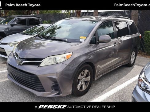 Used 2020 Toyota Sienna LE FWD image 1
