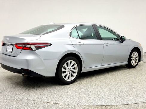 Used 2023 Toyota Camry LE AWD/4WD image 5
