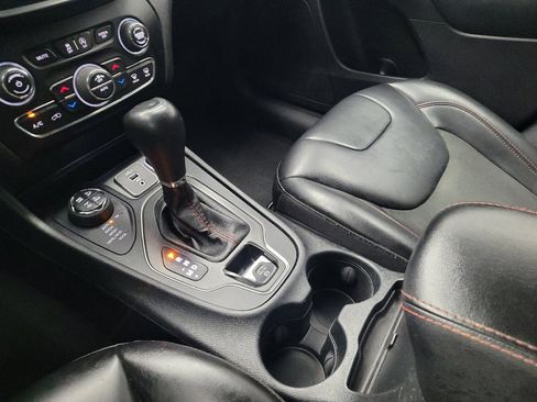 Used 2020 Jeep Cherokee Trailhawk w/ Cold Weather Group image 26