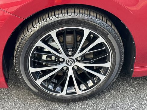 Used 2018 Toyota Camry SE image 12