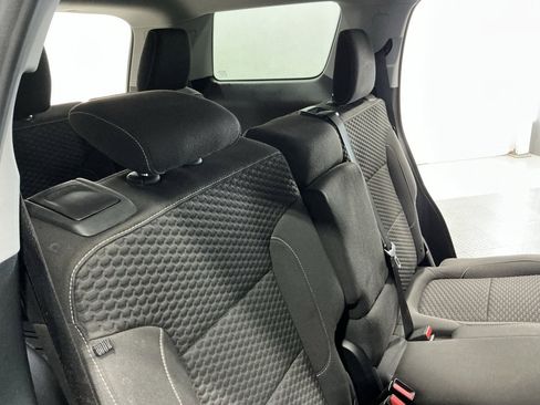 Used 2019 GMC Acadia SLE w/ LPO, Floor Liner Package image 22