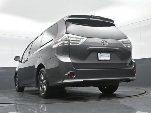 Used 2020 Toyota Sienna SE Premium image 69
