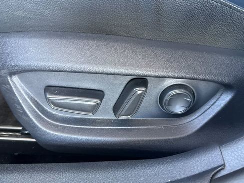 Used 2025 Toyota Camry SE FWD image 19
