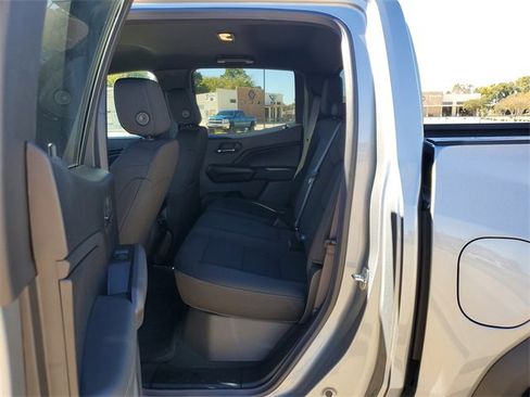 New 2026 GMC Canyon Elevation w/ Convenience Package image 9