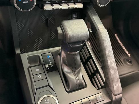 Used 2024 Toyota Tacoma SR5 RWD image 17