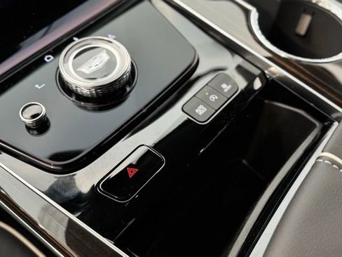 New 2026 Cadillac Escalade Luxury AWD/4WD image 13