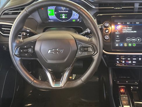 Used 2023 Chevrolet Bolt LT w/ Infotainment Package FWD image 17