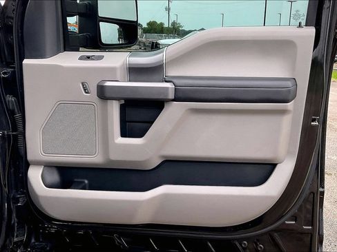 Used 2019 Ford F250 XLT w/ XLT Premium Package AWD/4WD image 29