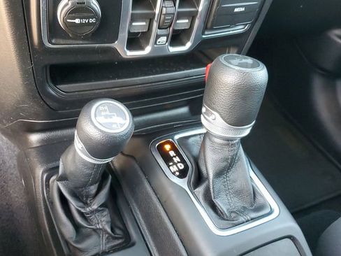 Used 2021 Jeep Wrangler Unlimited Sport AWD/4WD image 24