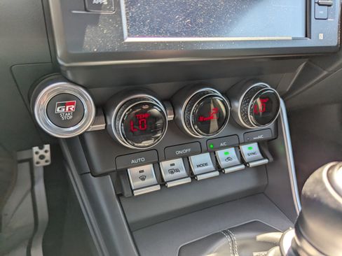 Used 2024 Toyota GR86 Premium RWD image 23