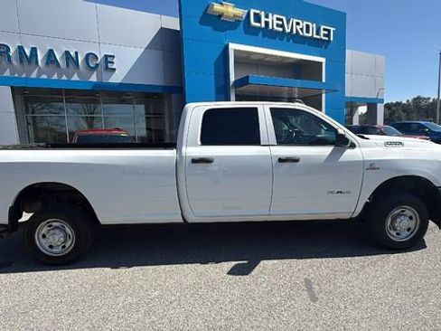 Used 2022 RAM 2500 Tradesman AWD/4WD image 3