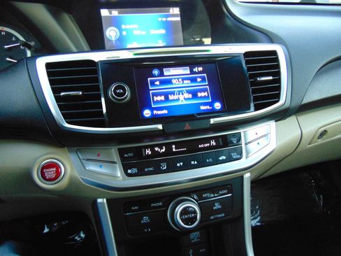 Used 2013 Honda Accord Touring image 23