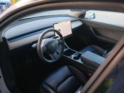 Used 2020 Tesla Model Y Long Range AWD/4WD image 10