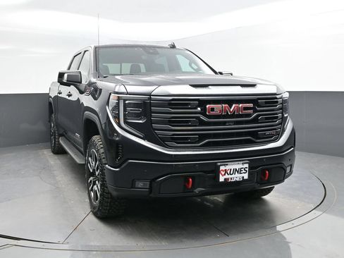 Used 2024 GMC Sierra 1500 AT4 w/ Technology Package AWD/4WD image 2