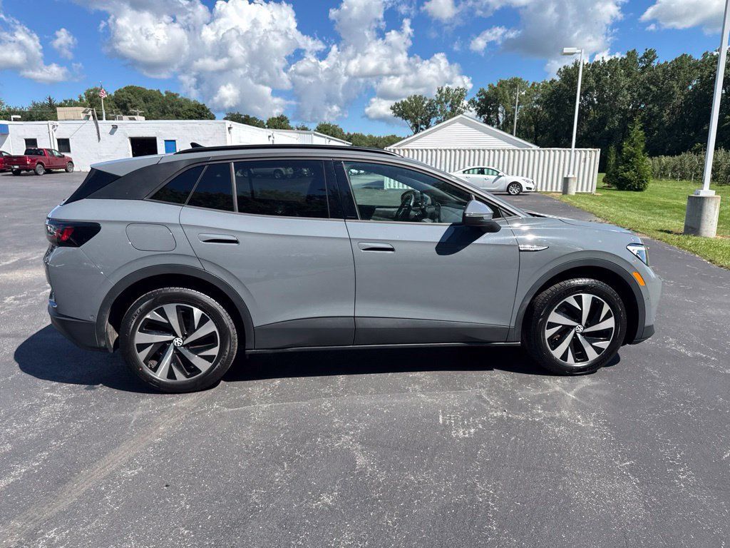 Used 2023 Volkswagen ID.4 Pro AWD/4WD image 9