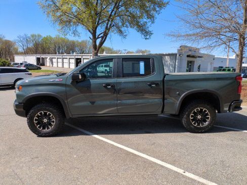 Used 2025 Chevrolet Silverado 1500 ZR2 w/ Technology Package image 4