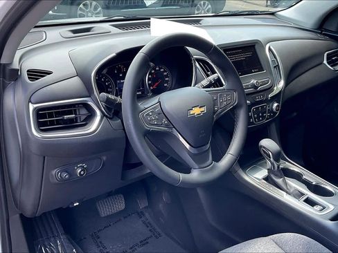 Used 2023 Chevrolet Equinox LT FWD image 14