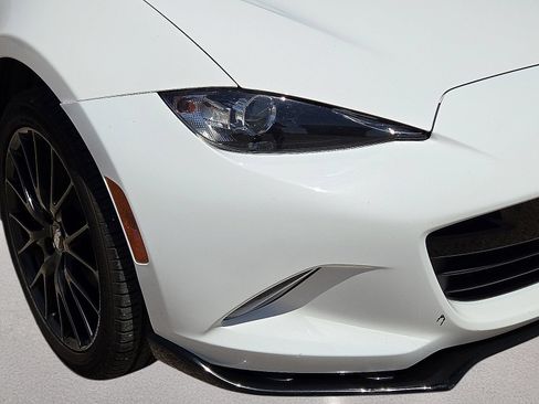 Used 2016 MAZDA MX-5 Miata Club w/ Brembo/BBS Package RWD image 9