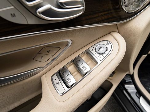 Used 2018 Mercedes-Benz GLC 300 4MATIC image 39