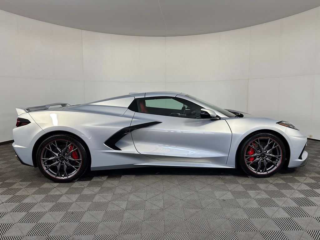 Used 2024 Chevrolet Corvette Stingray Premium Conv w/ Z51 Performance Package RWD image 6