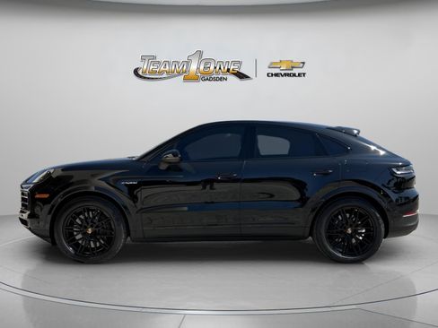 Used 2025 Porsche Cayenne E-Hybrid Coupe AWD/4WD image 2